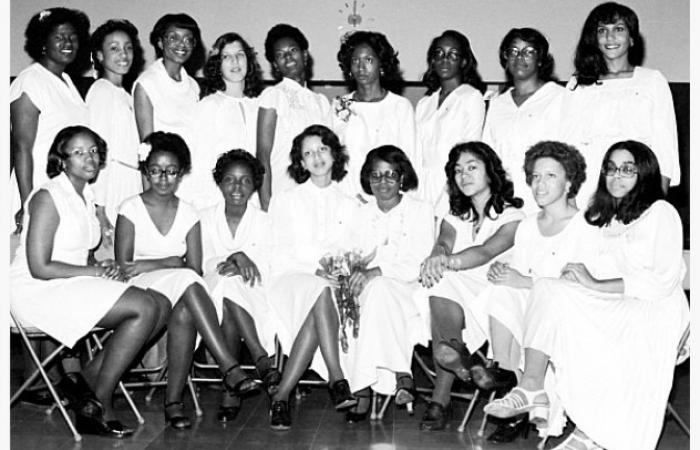 AKA Lambda Upsilon Chapter Charter Line, 1977